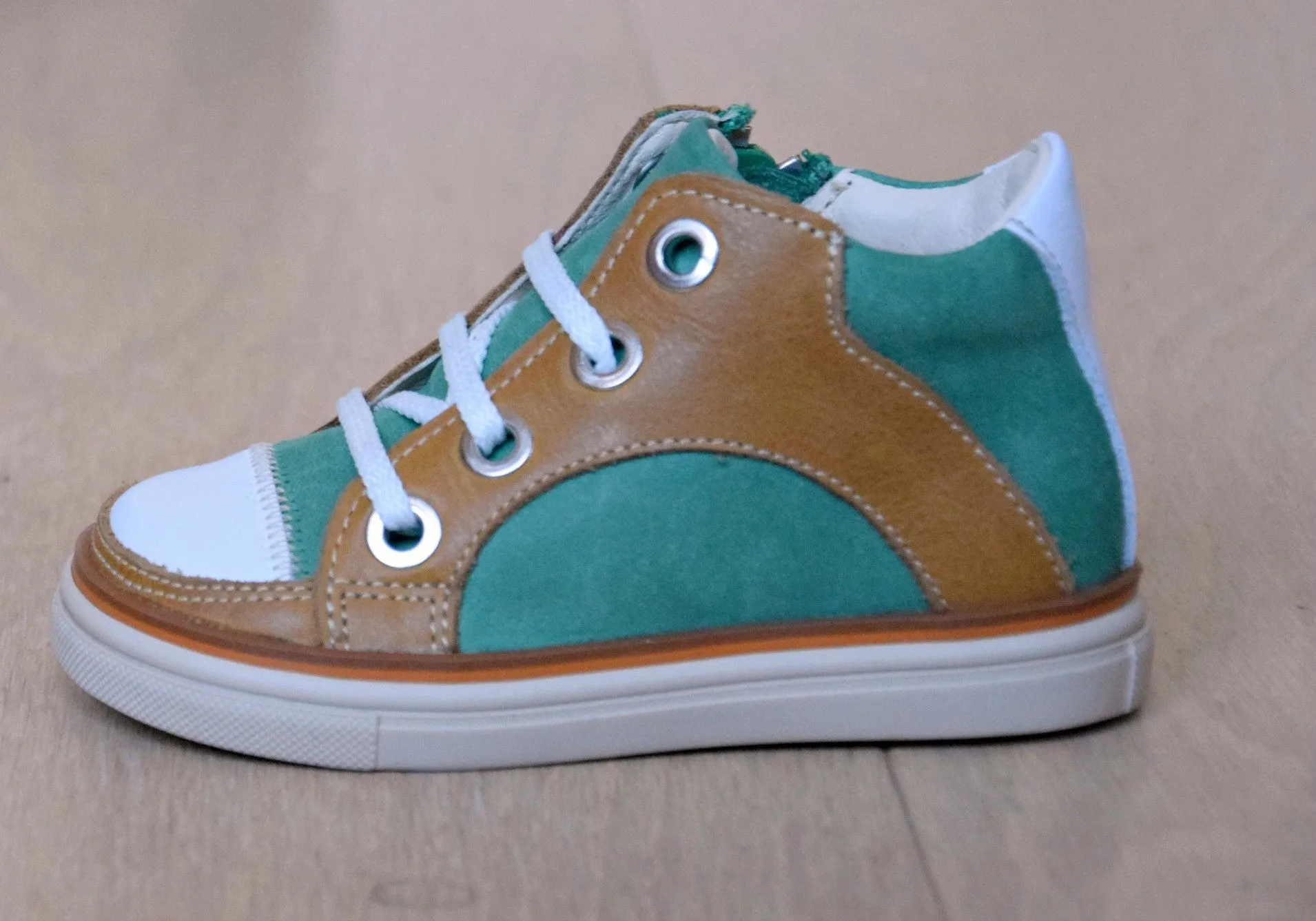 (2630-17) Green Cognac Lace Up Trainers with zipper